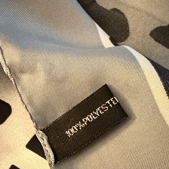 Fendi Black and Gray Logo Scarf - Picture 3 of 7